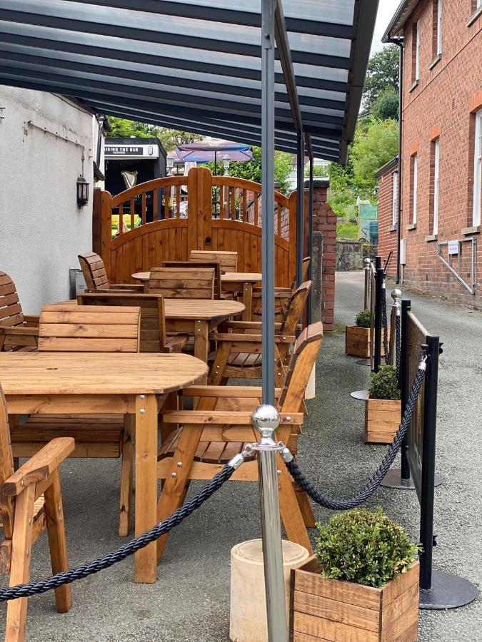 Old New Inn, Llanfyllin Bagian luar foto